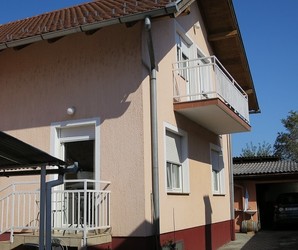 Haus, Požega